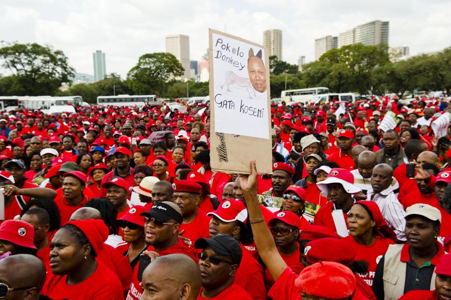 SADTU on one of their frequent amiable chats with the Education Authorities. This one was to tell the Minister of Education that her underwear was too large