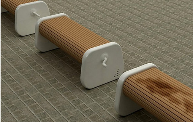 Benches that you can turn to always have a dry seat