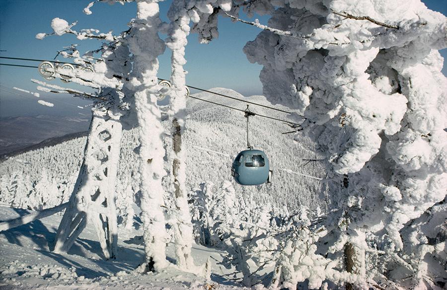 A gondola from Sugarbush Resort takes skiers to the top of a peak in Vermont, August 1967