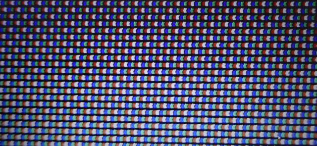 RBGW subpixel arrangement on a UHD TV used by LG