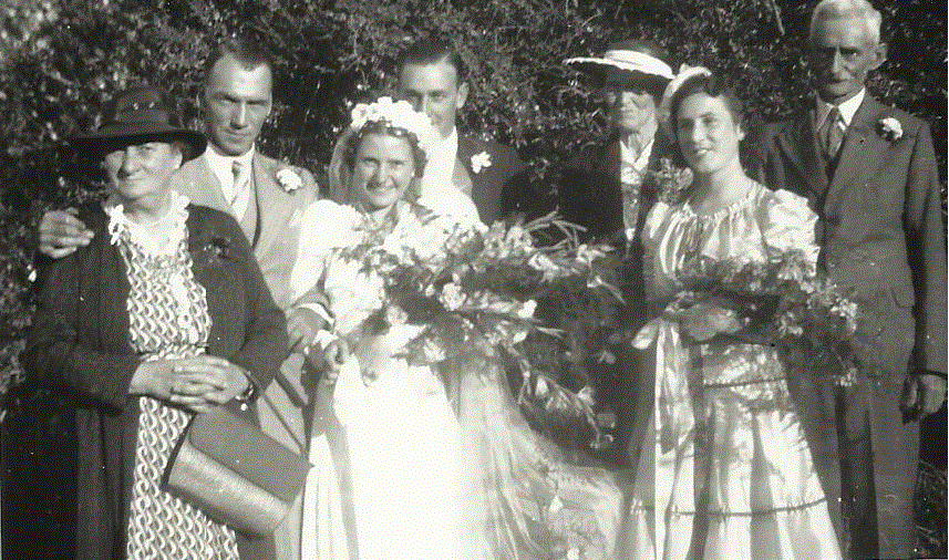 Matilda McCleland - Wife of Robert Hamilton McCleland on left with black hat