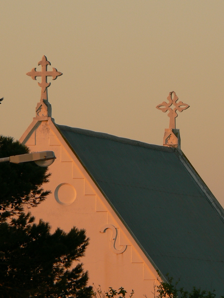 port_elizabeth_st_philips_church_2_different_stone_crosses