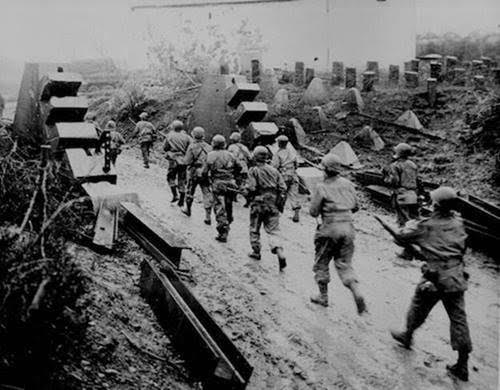 More than 16 000 000 American troops served in WW2. Of these, 405 000 were killed during the war